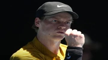 صدام مرتقب.. موعد مباراة يانيك سينر ولوتشيانو دارديري في بطولة أستراليا المفتوحة 2026